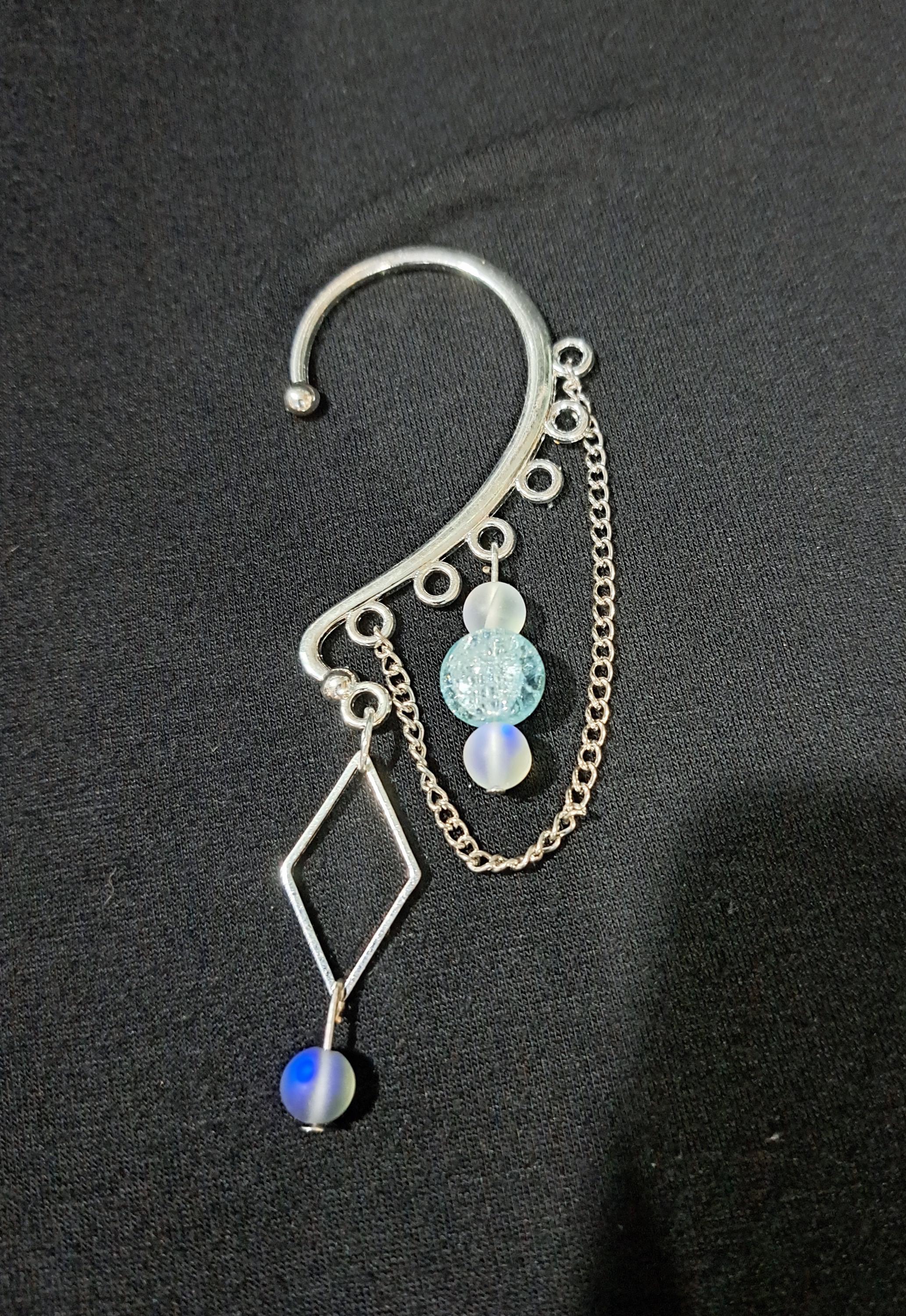 Weiss Ear Cuff
